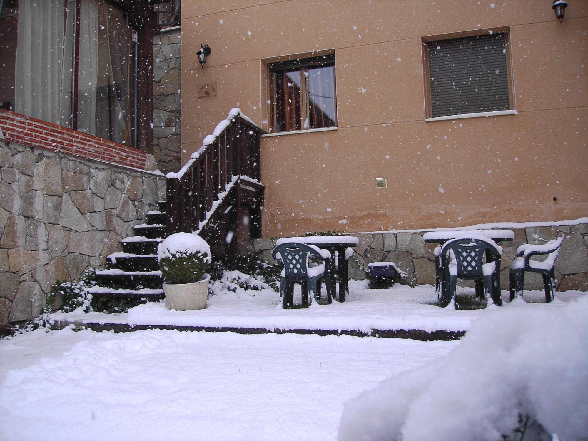 Hotel Rural El Yantar De Gredos San Martín del Pimpollar Екстериор снимка