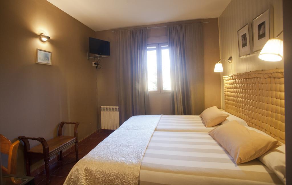 Hotel Rural El Yantar De Gredos San Martín del Pimpollar Екстериор снимка