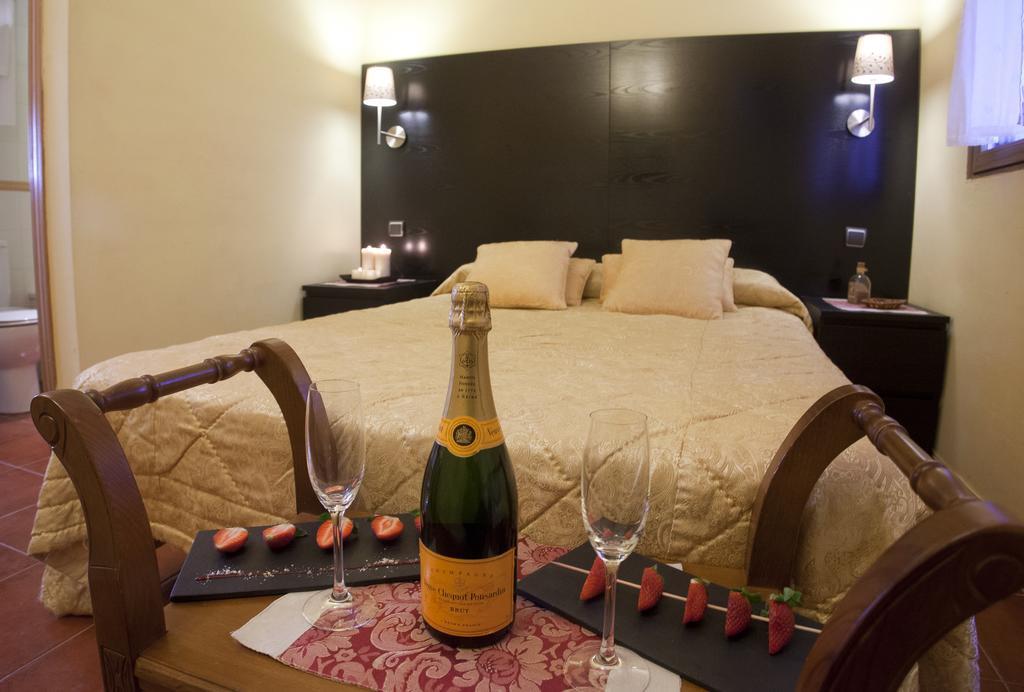 Hotel Rural El Yantar De Gredos San Martín del Pimpollar Екстериор снимка