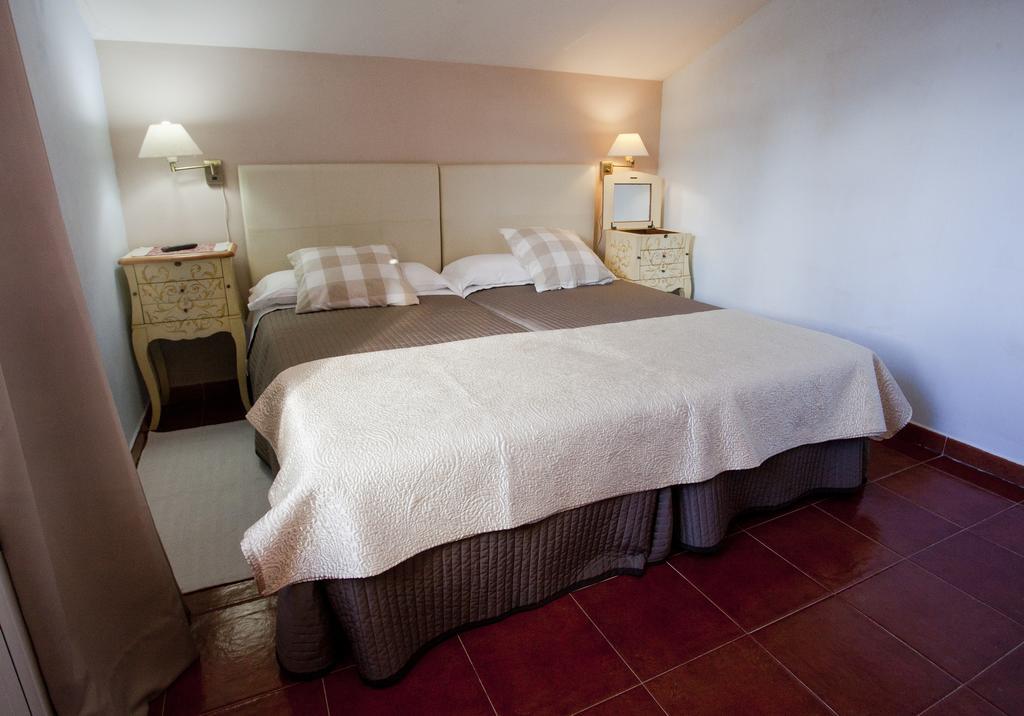 Hotel Rural El Yantar De Gredos San Martín del Pimpollar Екстериор снимка